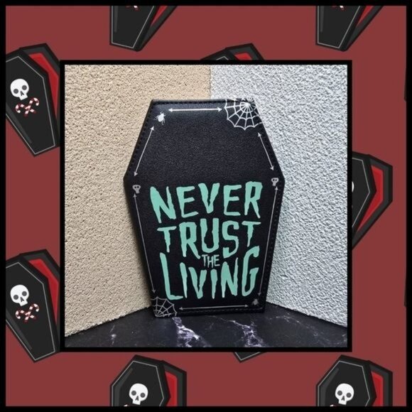 🎃 Gothic Coffin-shaped Women's Wallet (NWOT)‎ - Picture 1 of 4
